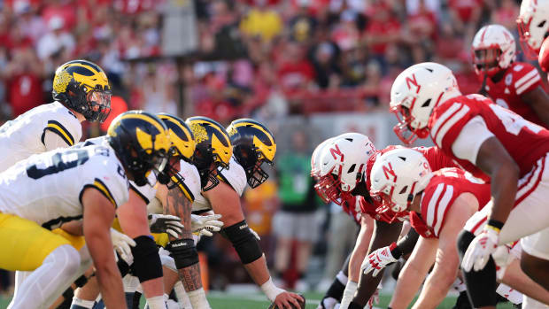 Line of scrimmage 3Q 2023 Nebraska football vs Michigan
